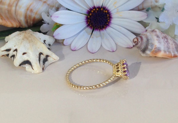 Lavender Amethyst Ring - Simple Twist Band Ring with Square Lavender Amethyst Gemstone - H.L.Jewelry