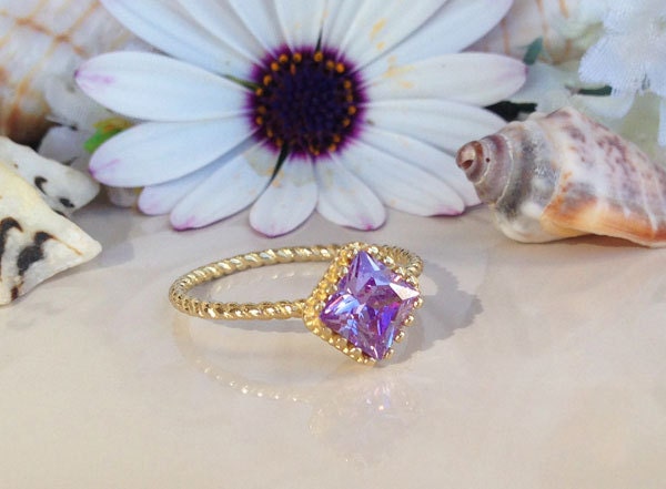 Lavender Amethyst Ring - Simple Twist Band Ring with Square Lavender Amethyst Gemstone - H.L.Jewelry