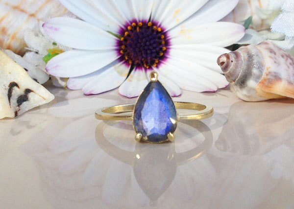 Labradorite Ring - Lace Setting Ring with Pear-Shaped Labradorite Gemstone - H.L.Jewelry