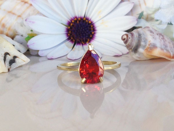 Red Garnet Ring - January Birthstone - Lace Setting Ring with Pear-Shaped Red Garnet Gemstone - H.L.Jewelry