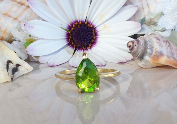 Peridot Ring - August Birthstone - Lace Setting Ring with Pear-Shaped Peridot Gemstone - H.L.Jewelry