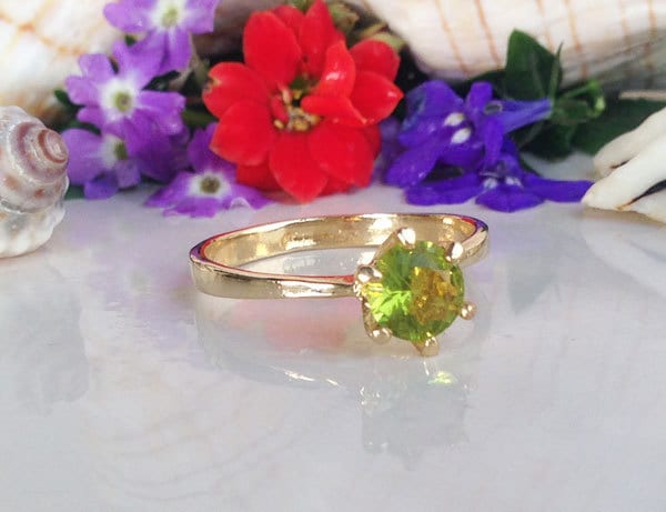 Peridot Ring - August Birthstone - Solitaire Ring with Round Peridot Gemstone - H.L.Jewelry