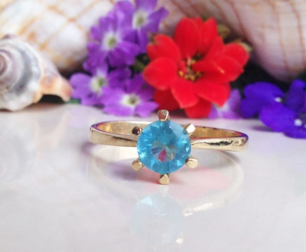 Blue Topaz Ring - December Birthstone - Solitaire Ring with Round Blue Topaz Gemstone - H.L.Jewelry