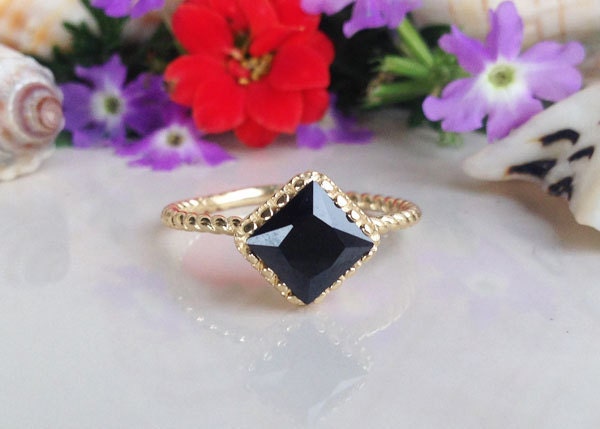 Black Onyx Ring - December Birthstone - Simple Twist Band Ring with Square Black Onyx Stone - H.L.Jewelry