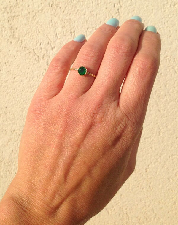 Emerald Ring - May Birthstone - Delicate Hammered Ring with Round Emerald Gemstone - H.L.Jewelry