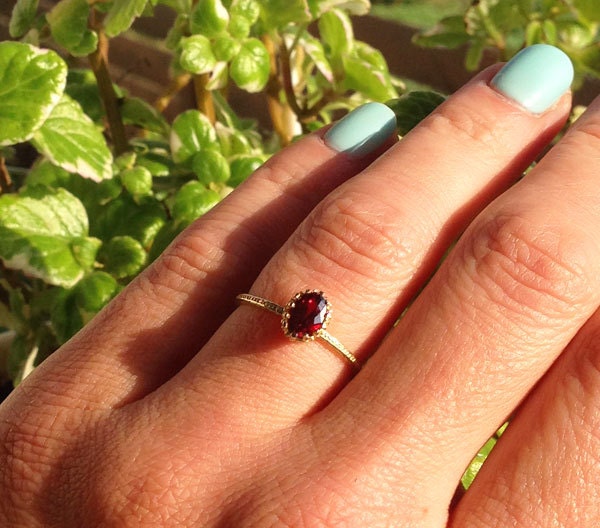 Red Garnet Ring - January Birthstone - Oval Red Garnet Gemstone Delicate Hammered Ring - H.L.Jewelry