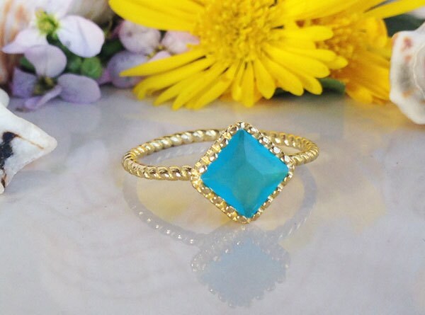 Blue Chalcedony Ring - Simple Twist Band Ring with Square Blue Chalcedony Gemstone - H.L.Jewelry