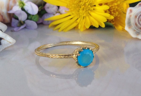 Blue Chalcedony Ring - Delicate Hammered Ring with Round Blue Chalcedony Gemstone - H.L.Jewelry