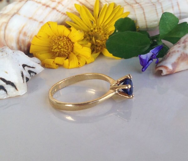 Blue Sapphire Ring - September Birthstone - Solitaire Ring with Round Blue Sapphire Gemstone - H.L.Jewelry