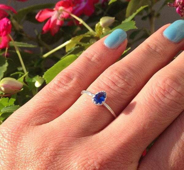 Blue Sapphire ring - September Birthstone - Delicate Hammered Ring with Pear Shape Blue Sapphire Gemstone - H.L.Jewelry