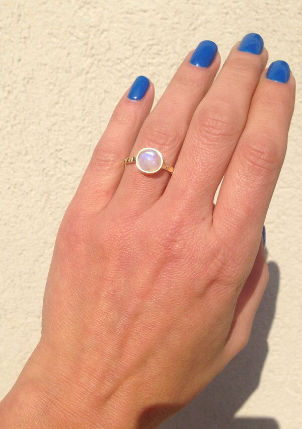 Rainbow Moonstone Ring - June Birthstone - Round Rainbow Moonstone Simple Hammered Ring - H.L.Jewelry