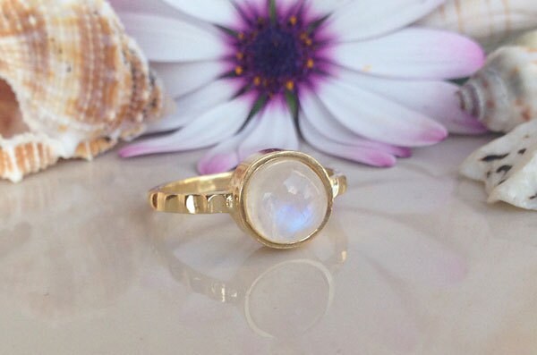 Rainbow Moonstone Ring - June Birthstone - Round Rainbow Moonstone Simple Hammered Ring - H.L.Jewelry