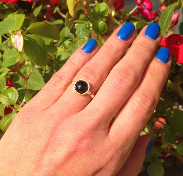 Black Onyx Ring - December Birthstone - Simple Ring with Round Black Onyx Gemstone - H.L.Jewelry