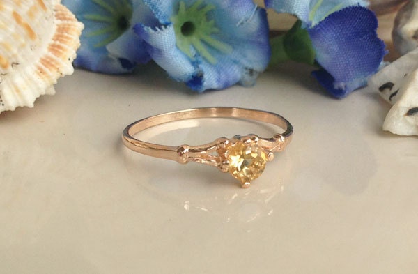 Citrine ring - November Birthstone - Simple Delicate Ring with Round Citrine Gemstone - H.L.Jewelry