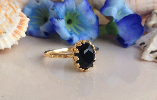 Black Onyx Ring - December Birthstone - Delicate Hammered Oval Crown Ring with Black Onyx Gemstone - H.L.Jewelry