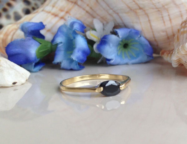 Black Onyx Ring - December Birthstone - Delicate Simple Ring with Black Onyx Gemstone - H.L.Jewelry