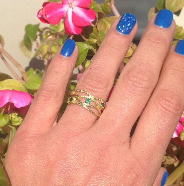 Emerald Ring - May Birthstone - Hammered Ring with Three Round Emerald Gemstones - H.L.Jewelry