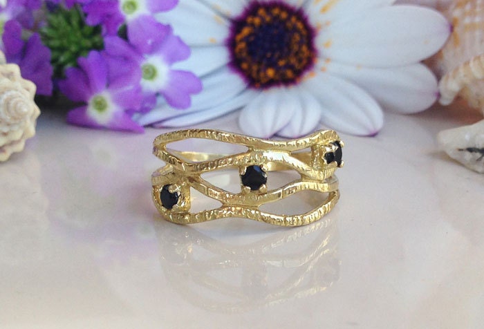 Black Onyx Ring - December Birthstone - Hammered Ring with Three Round Black Onyx Gemstones - H.L.Jewelry