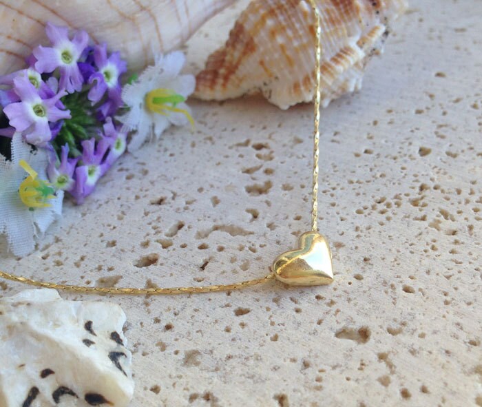 Heart Necklace - Small Heart Pendant - Simple Minimalist Necklace - Delicate Chain Small Heart Necklace - H.L.Jewelry