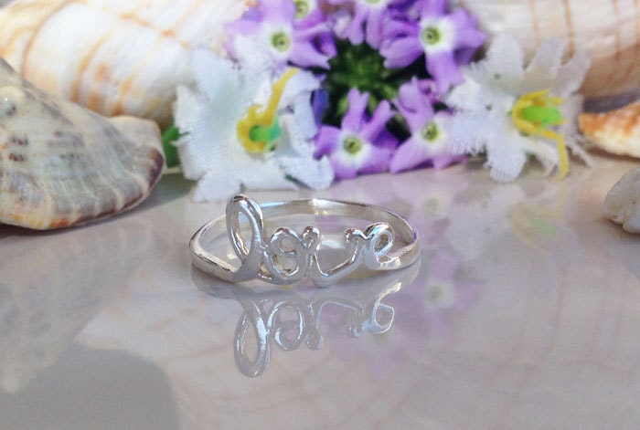 Love Ring - Delicate Simple Cursive Love Ring - H.L.Jewelry