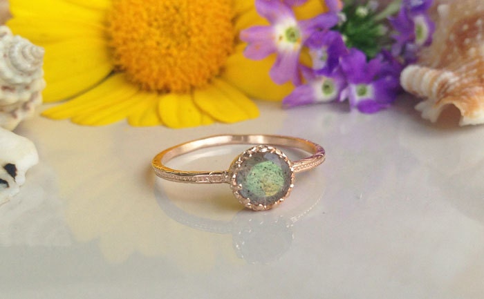 Labradorite Ring - Delicate Hammered Ring with Round Labradorite Gemstone - H.L.Jewelry