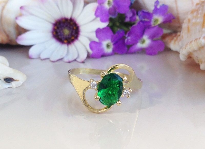 Emerald Ring - May Birthstone Jewelry - Delicate Ring with Oval Emerald Gemstone and Clear Quartz Accents - H.L.Jewelry