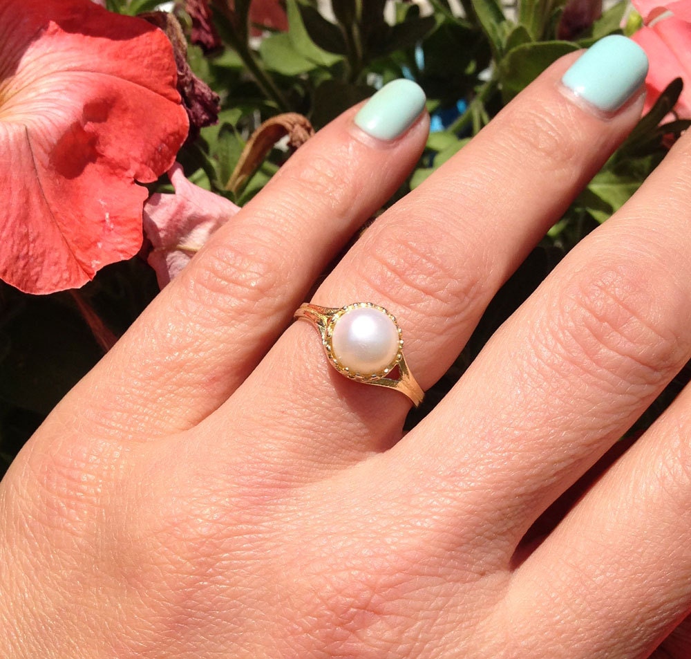 White Pearl Ring - Natural Pearl - White Pearl Round Crown Ring - H.L.Jewelry