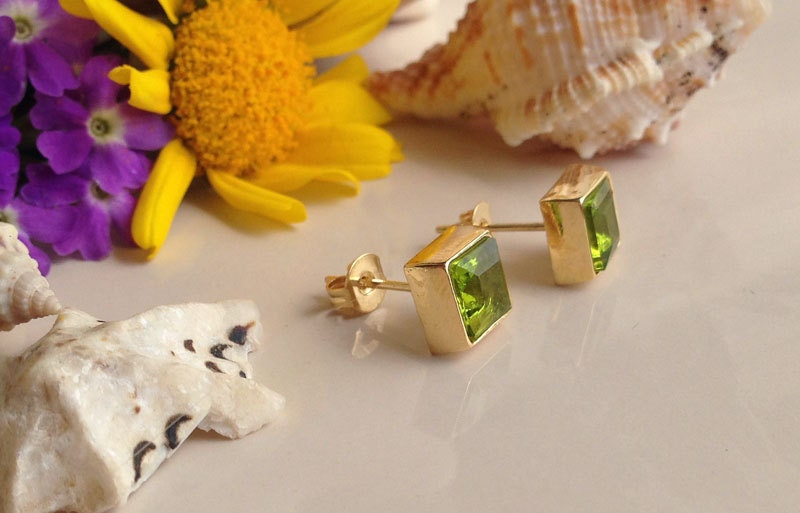 Peridot Earrings - August Birthstone - Simple Square Stud Earrings with Peridot Gemstones - H.L.Jewelry