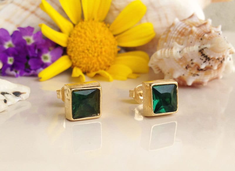 Green Tourmaline Earrings - Simple Square Stud Earrings with Green Tourmaline Gemstones - H.L.Jewelry