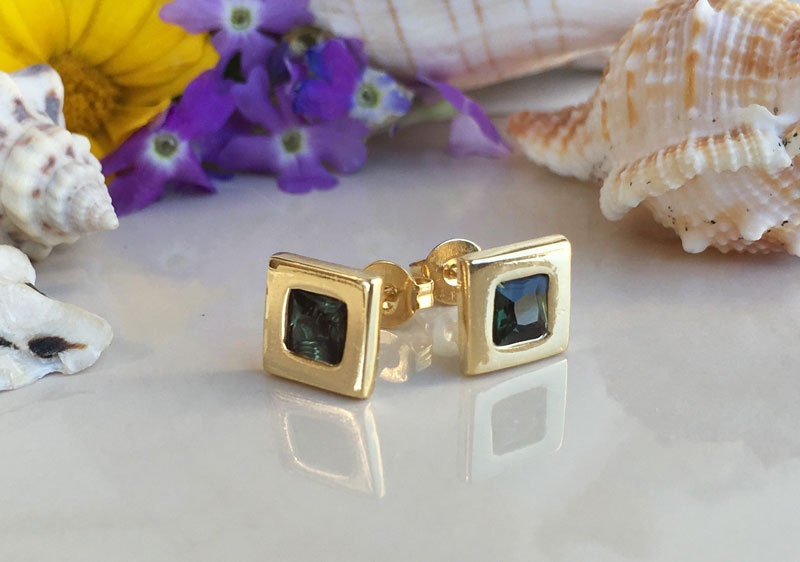 Green Tourmaline Earrings - Simple Square Stud Earrings with Green Tourmaline Gemstones - H.L.Jewelry