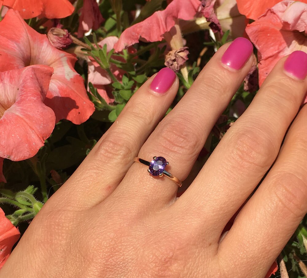 Purple Amethyst Ring - February Birthstone - Solitaire Ring with Oval Purple Amethyst Gemstone - H.L.Jewelry