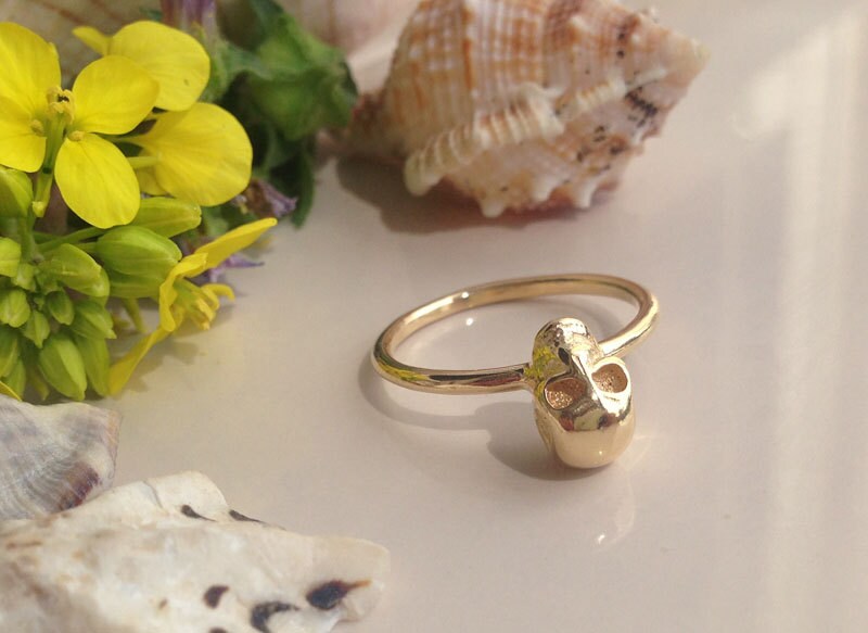 Skull Ring - Promise Ring - Everyday Jewelry - Simple Ring - H.L.Jewelry