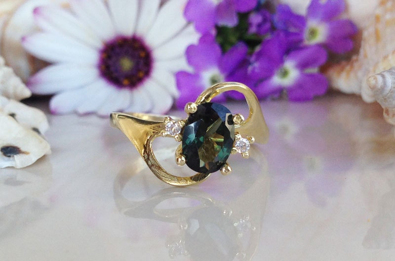 Green Tourmaline Ring - Delicate Ring with Oval Green Tourmaline Gemstone and Clear Quartz Accents - H.L.Jewelry