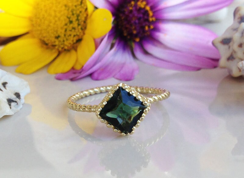 Green Tourmaline Ring - Simple Twist Band Ring with Square Green Tourmaline Stone - H.L.Jewelry