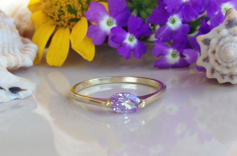 Lavender Amethyst Ring - Delicate Simple Ring with Oval Lavender Amethyst Gemstone - H.L.Jewelry