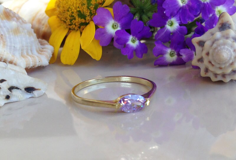 Lavender Amethyst Ring - Delicate Simple Ring with Oval Lavender Amethyst Gemstone - H.L.Jewelry